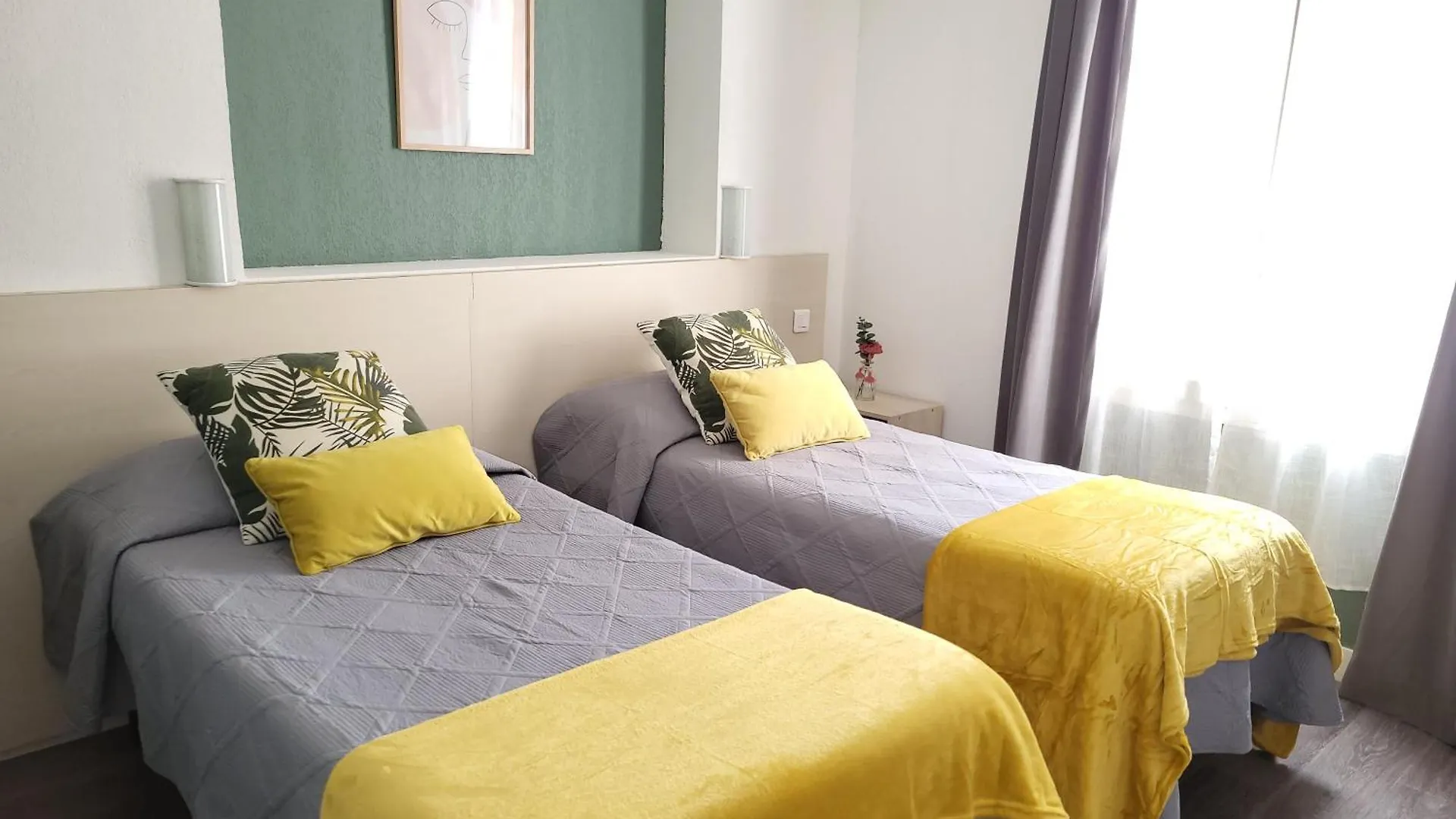 Hotel Parisien Menton 2*,