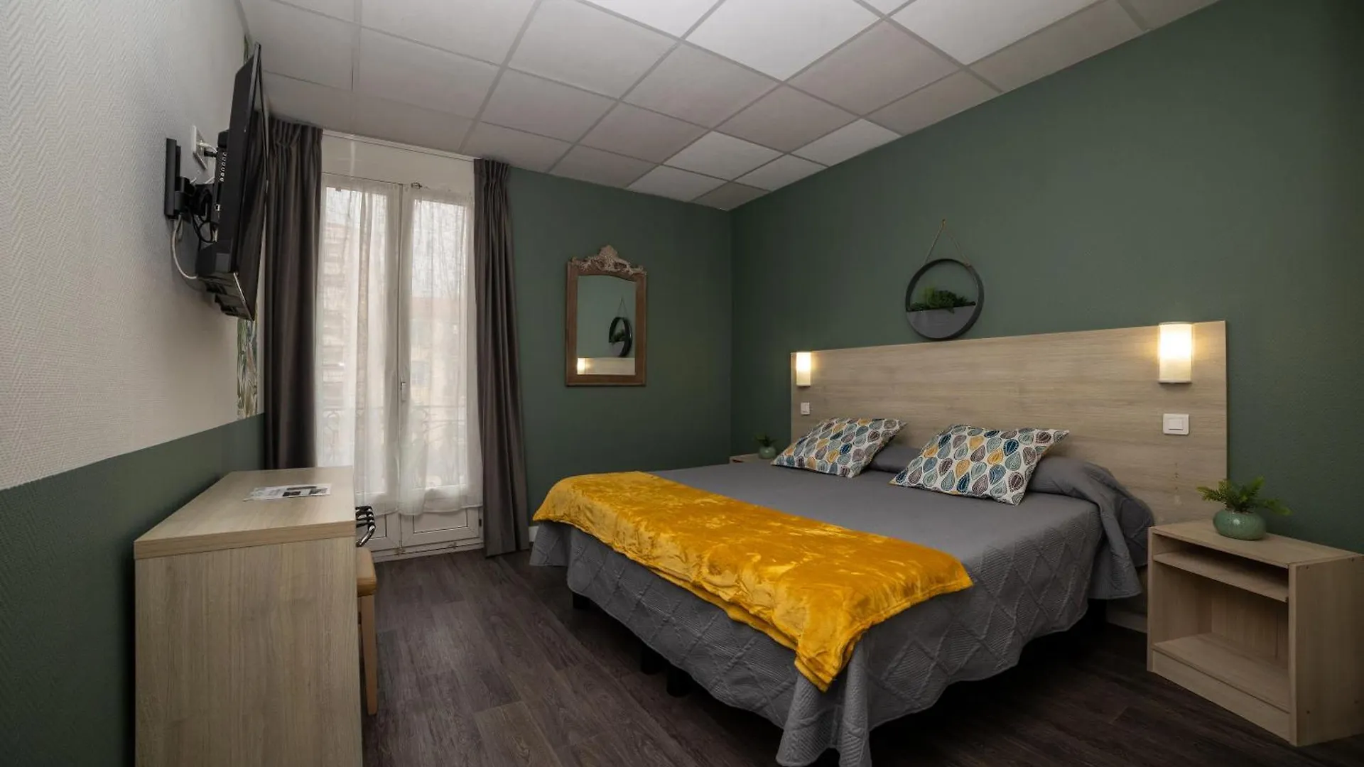 Hotel Parisien 멍똥