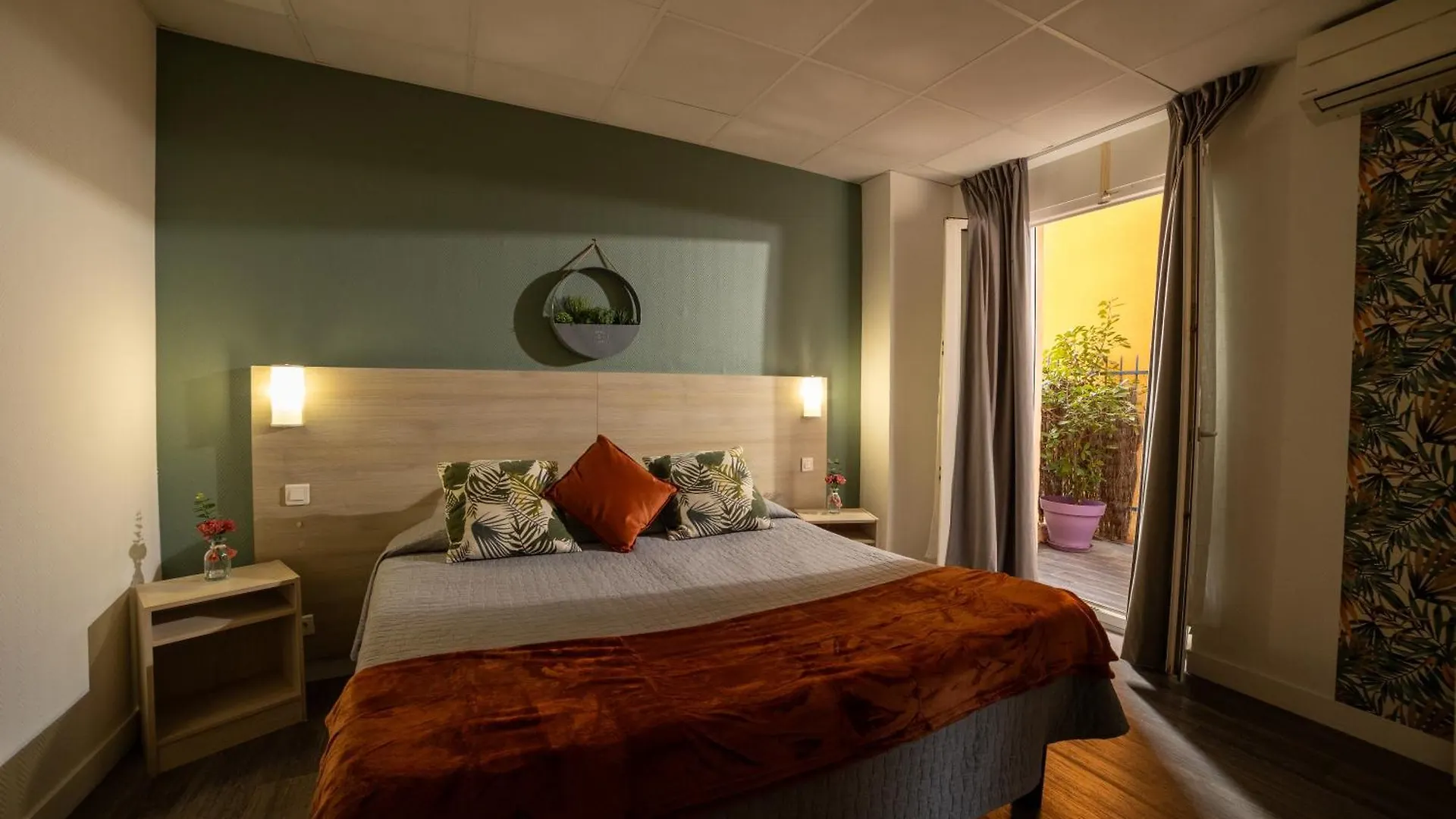 Hotel Parisien Menton France