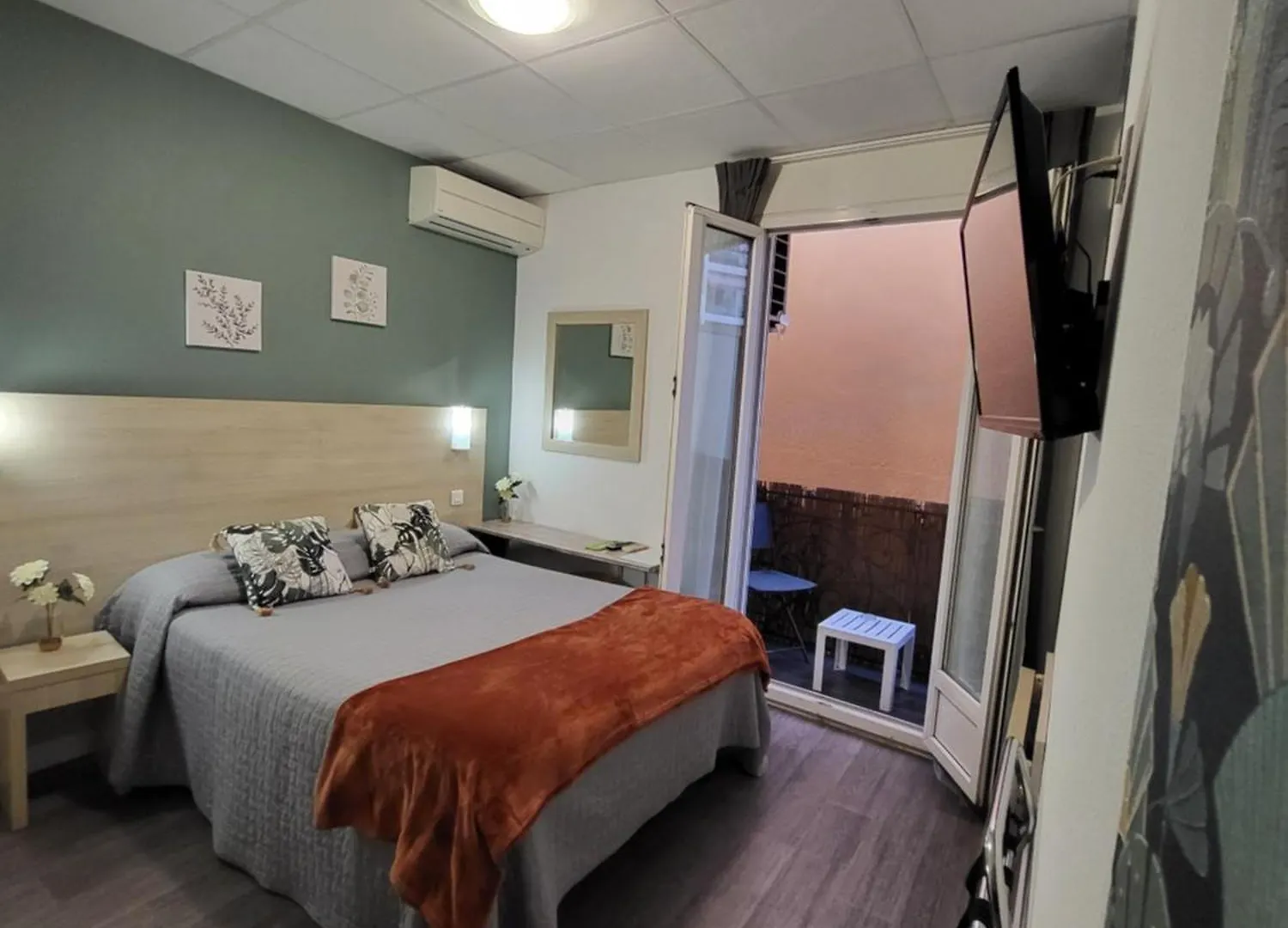 Hotel Parisien Menton