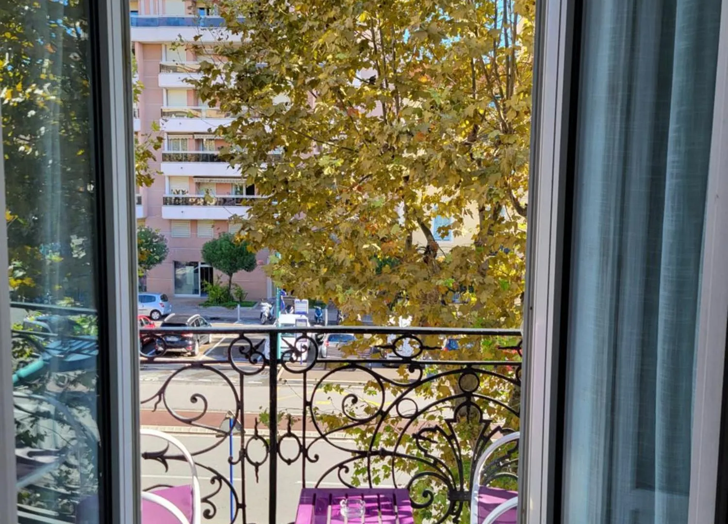 Hotel Parisien 멍똥