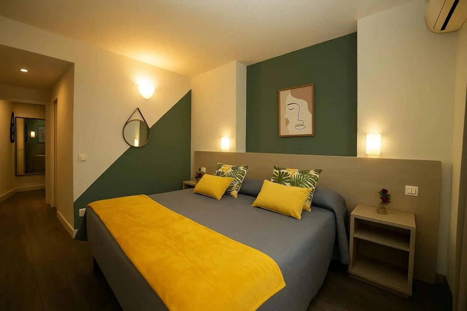 **  Hotel Parisien Menton France