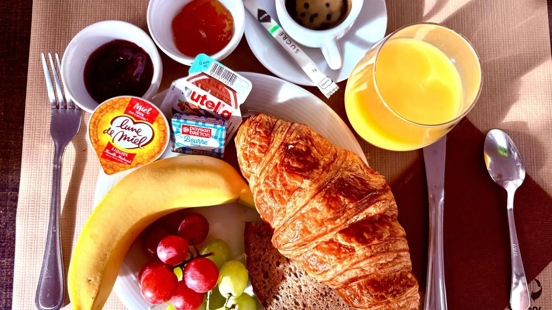 Hotel Parisien 멍똥