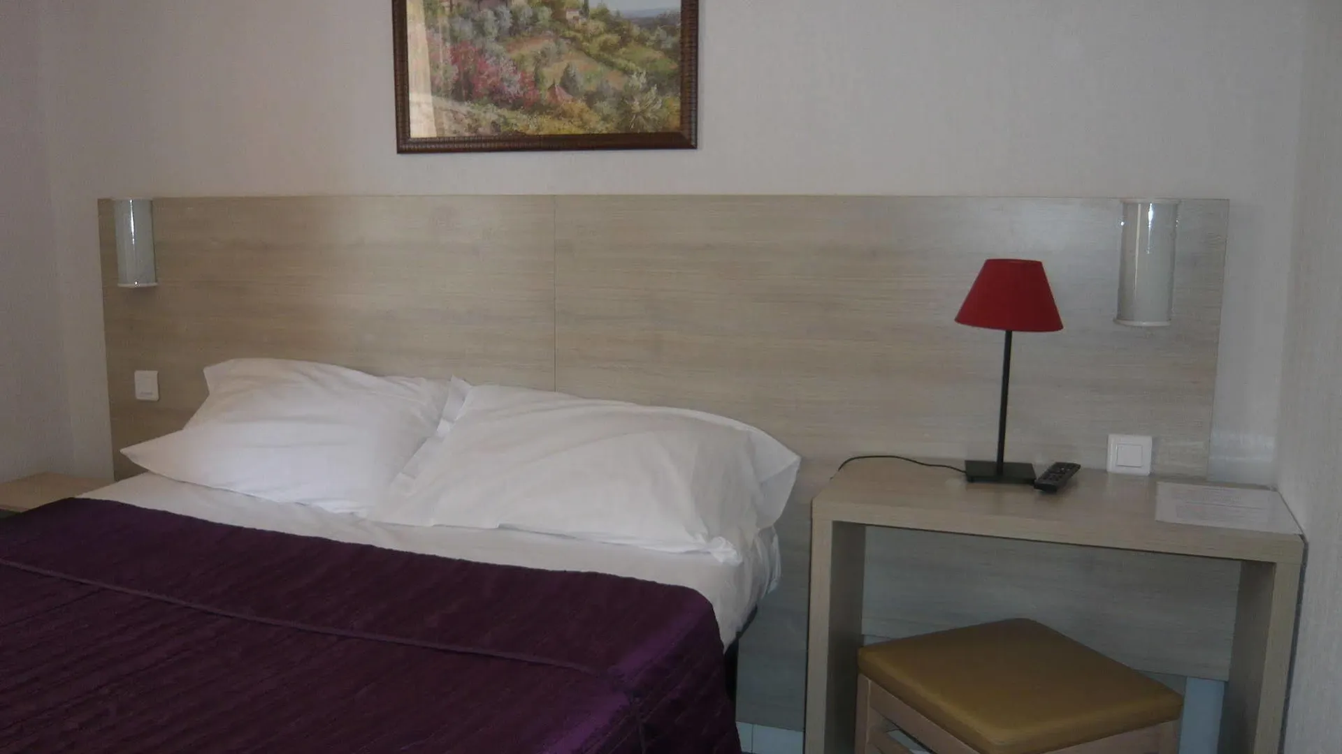 Hotel Parisien 멍똥 프랑스