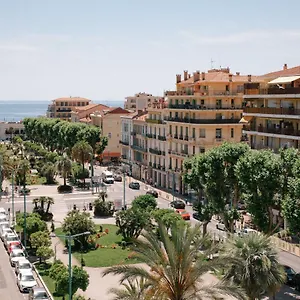 Apartahotel Résidence Châteauneuf, Menton