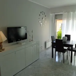 Appartement Premier, Menton