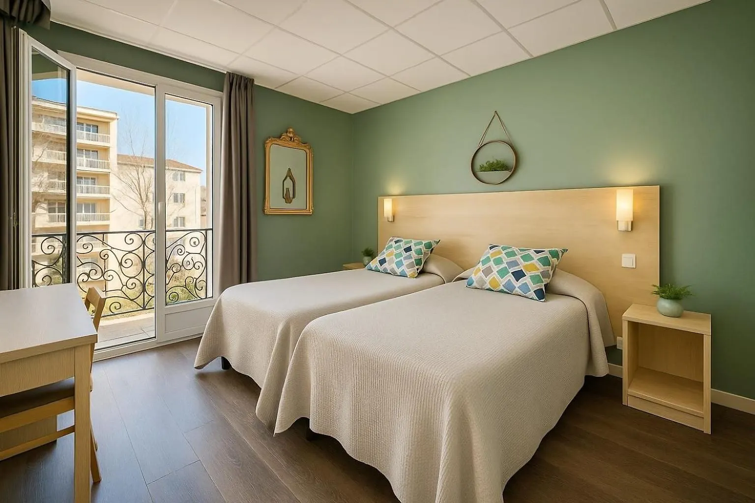 Hotel Parisien Menton