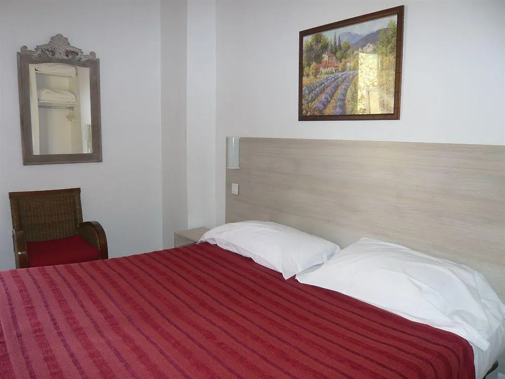 Hotel Parisien Menton 2*,  Francia