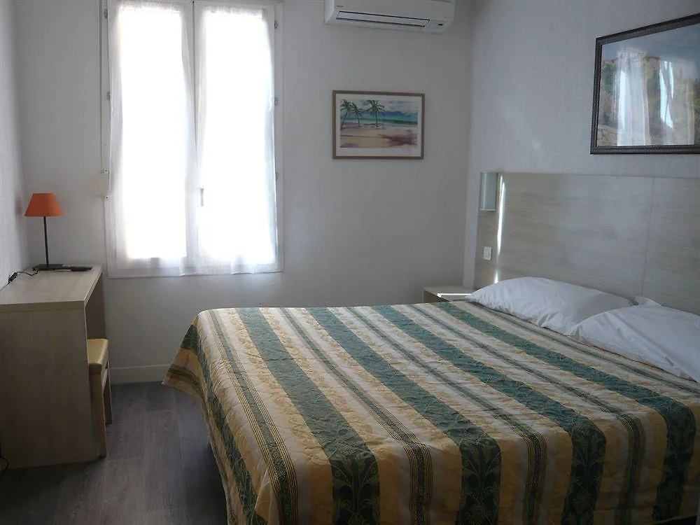 Hotel Parisien Menton 2*,  France