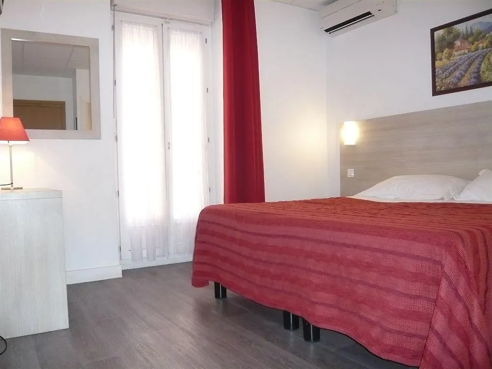 Hotel Parisien Menton 2*,